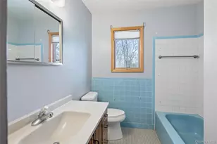 4 Columbine Ave S, Hampton Bays, NY 11946 - Photo 23