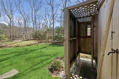 4 Columbine Avenue S, Hampton Bays, NY 11946 - Photo 43