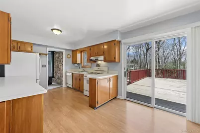 4 Columbine Avenue S, Hampton Bays, NY 11946 - Photo 15