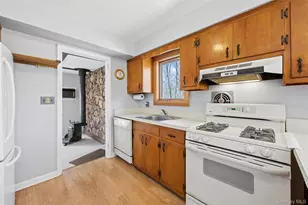 4 Columbine Ave S, Hampton Bays, NY 11946 - Photo 19