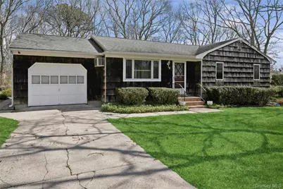 4 Columbine Avenue S, Hampton Bays, NY 11946 - Photo 1