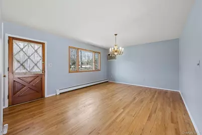 4 Columbine Avenue S, Hampton Bays, NY 11946 - Photo 9