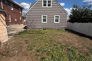 13 Parkview Pl, Malverne, NY 11565 - Photo 11