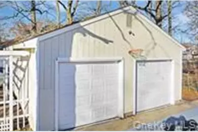 159 Parkwood Drive, Shirley, NY 11967 - Photo 15