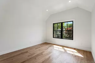 33 3rd St, Manhasset, NY 11030 - Photo 21