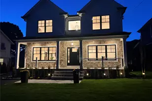 33 3rd St, Manhasset, NY 11030 - Photo 27
