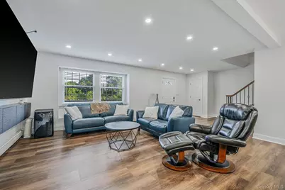 360 Woodside Avenue, Bellport, NY 11713 - Photo 3