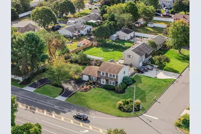 360 Woodside Avenue, Bellport, NY 11713 - Photo 29