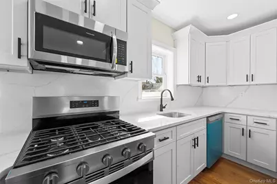 65 Mount Joy Avenue, Freeport, NY 11520 - Photo 9