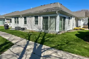 5 White Oak Ct, Coram, NY 11727 - Photo 21