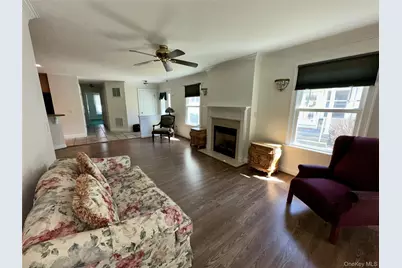 5 White Oak Court #5, Coram, NY 11727 - Photo 9