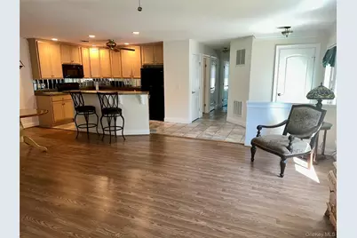 5 White Oak Court #5, Coram, NY 11727 - Photo 9