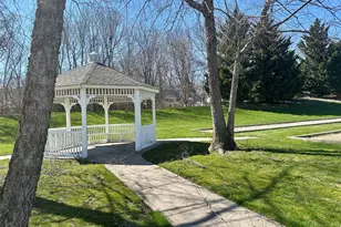 5 White Oak Ct, Coram, NY 11727 - Photo 19