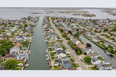 82 Division Avenue, Massapequa, NY 11758 - Photo 35