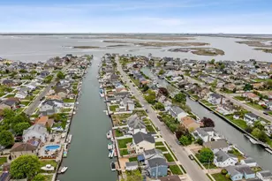 82 Division Ave, Massapequa, NY 11758 - Photo 35