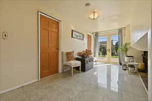 34 Bonnie Dr, Westbury, NY 11590 - Photo 21