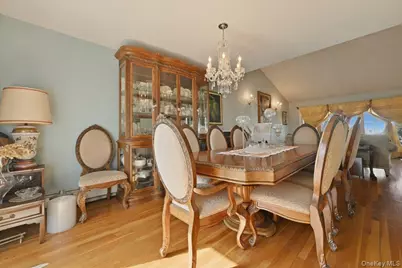 34 Bonnie Drive, Westbury, NY 11590 - Photo 9