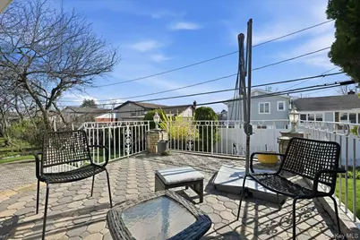 34 Bonnie Drive, Westbury, NY 11590 - Photo 27