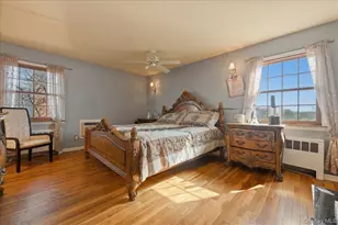 34 Bonnie Dr, Westbury, NY 11590 - Photo 15