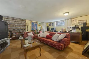 34 Bonnie Dr, Westbury, NY 11590 - Photo 25