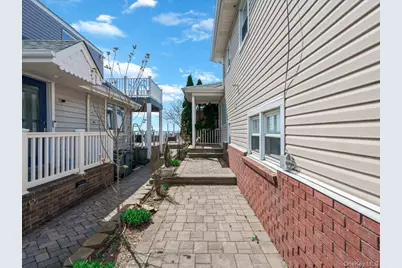 73 E Beach Promenade, Lindenhurst, NY 11757 - Photo 5