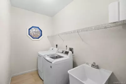 287 Dayton Avenue, Manorville, NY 11949 - Photo 15