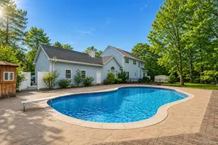 287 Dayton Ave, Manorville, NY 11949 - Photo 3