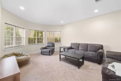 287 Dayton Avenue, Manorville, NY 11949 - Photo 9