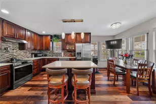 1 Clubhouse Cir, Central Islip, NY 11722 - Photo 9