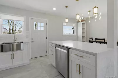 2903 Sipp Avenue, Medford, NY 11763 - Photo 15