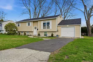 2903 Sipp Ave, Medford, NY 11763 - Photo 3