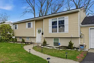 2903 Sipp Ave, Medford, NY 11763 - Photo 3