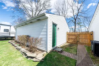 86 Tremont Avenue, Medford, NY 11763 - Photo 7