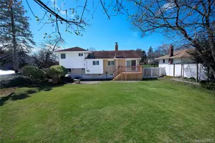 390 Town Line Rd, Commack, NY 11725 - Photo 17