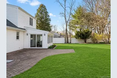 11 Manor Lane, Stony Brook, NY 11790 - Photo 17