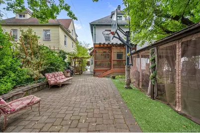 455 E 28th Street, Brooklyn, NY 11226 - Photo 27