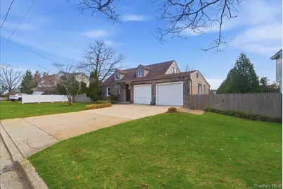 5 Erlwein Court, Massapequa, NY 11758 - Photo 3