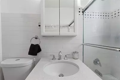 5639 Netherland Avenue #5C, Bronx, NY 10471 - Photo 15