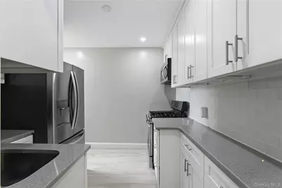 5639 Netherland Avenue #5C, Bronx, NY 10471 - Photo 11