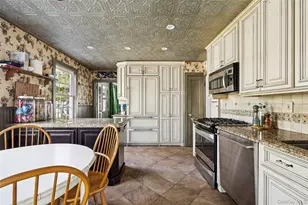 198 Pidgeon Hill Rd, South Huntington, NY 11746 - Photo 9