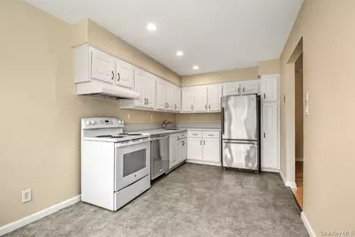 451 Main Street #52 Upper Unit, Northport, NY 11768 - Photo 9