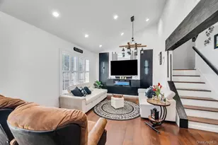 4 Beech St, Central Islip, NY 11722 - Photo 7