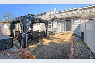 4 Beech Street, Central Islip, NY 11722 - Photo 29