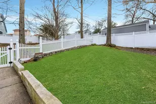 260 Roundhill Dr, Yonkers, NY 10710 - Photo 25