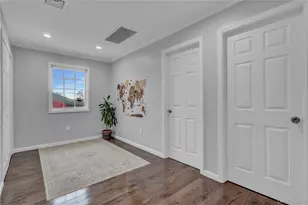 8 Vernon St, Farmingdale, NY 11735 - Photo 25