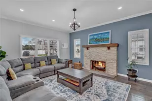 8 Vernon St, Farmingdale, NY 11735 - Photo 5