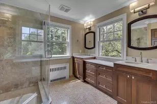 7 Shady Meadow Ln, Syosset, NY 11791 - Photo 29