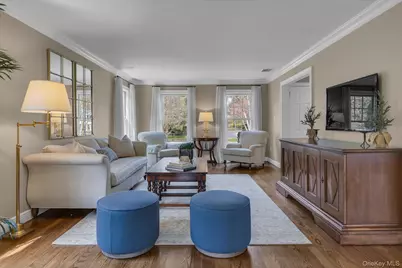 7 Shady Meadow Lane, Syosset, NY 11791 - Photo 5