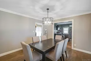 528 Mollie Blvd, Holbrook, NY 11741 - Photo 9