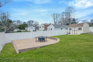 528 Mollie Blvd, Holbrook, NY 11741 - Photo 31